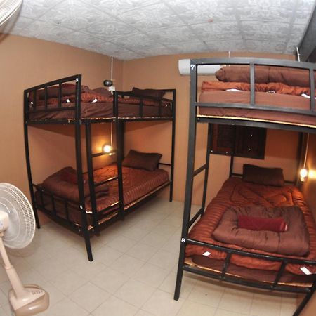 Sharky'S Hostel Pai Bagian luar foto