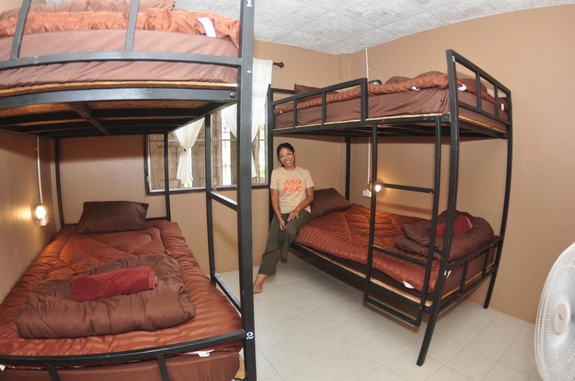 Sharky'S Hostel Pai Bagian luar foto