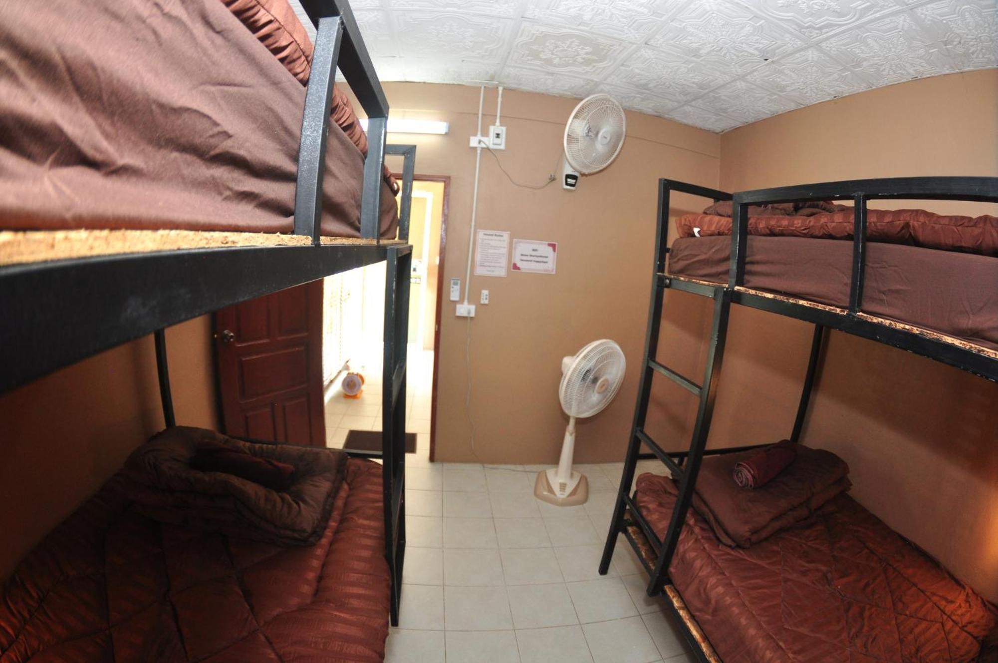 Sharky'S Hostel Pai Bagian luar foto